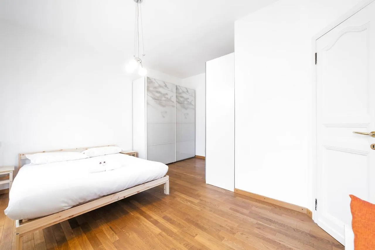 Loreto Elegant Flat Milano 0*,
